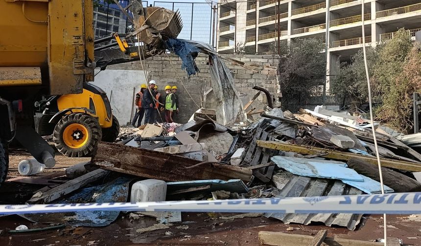 Şişli’de Kaçak Ve Ruhsata Aykırı Yapılar Yıkıldı