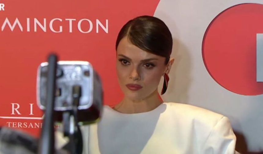 Sinem Ünsal 'Yılın Kadını' seçildi: Kırmızılı halıda büyüledi