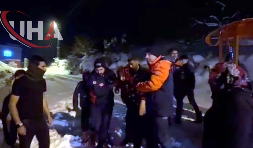 Kardan Kapanan Köyde Hastalanan Kadına Ekipler Ulaştı