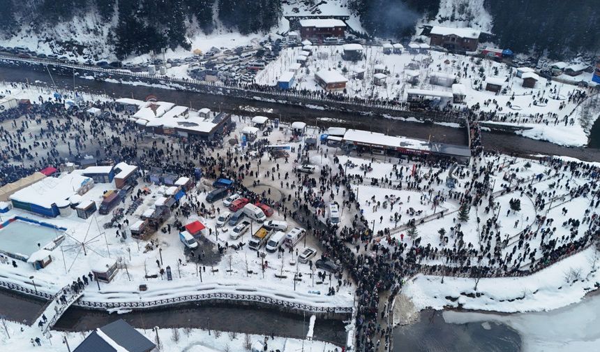 Karadeniz’de Kış Festivalleri Yoğun İlgi Gördü: 230 Bin Kişi Katıldı