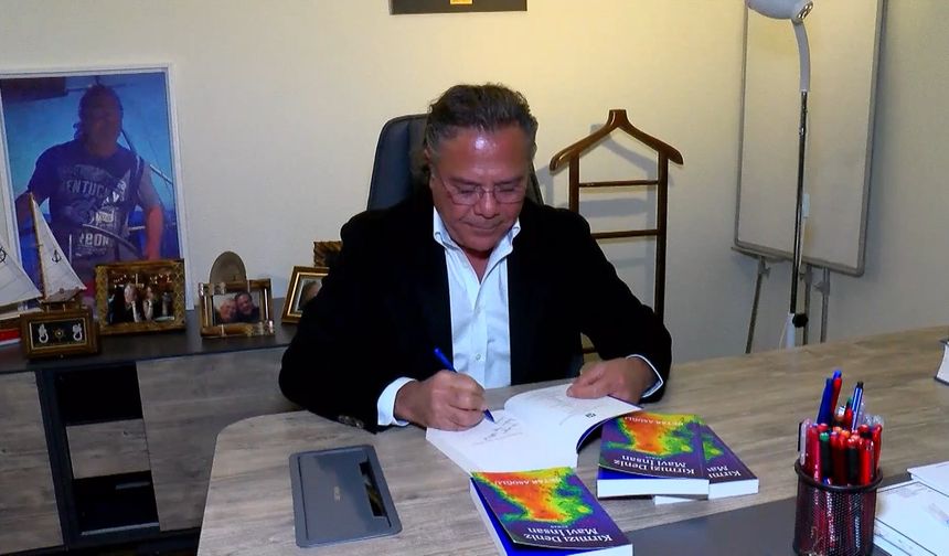 Oktar Asoğlu’nun Son Romanı ‘Kırmızı Deniz Mavi İnsan’ Raflarda