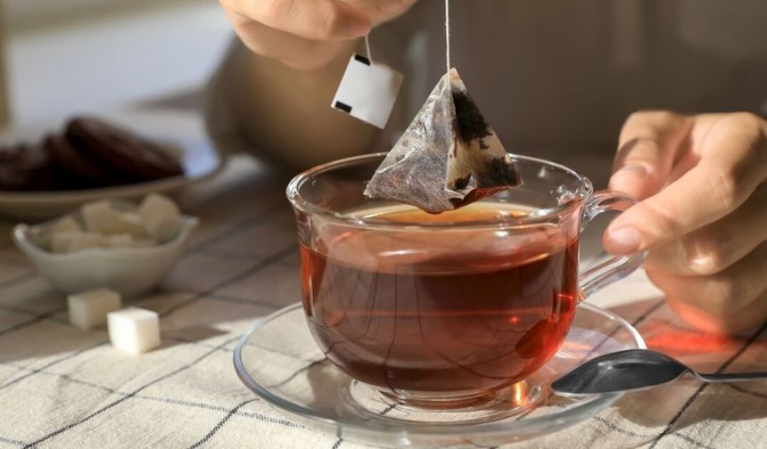 Günlük İçilen Çay Poşetleri Milyarlarca Plastik Parçacık İçeriyor