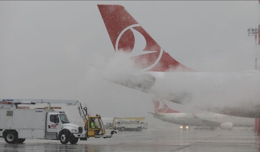 Olumsuz Hava İstanbul Havalimanı Seferlerini Etkiledi: 54 Sefer İptal Edildi