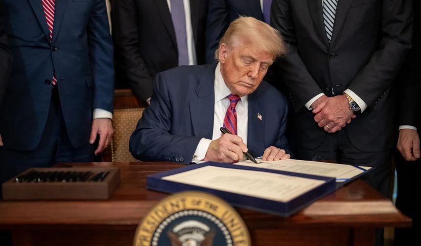 Trump'tan Küba'ya Petrol Satan Ülkelere Tarife Kararnamesi