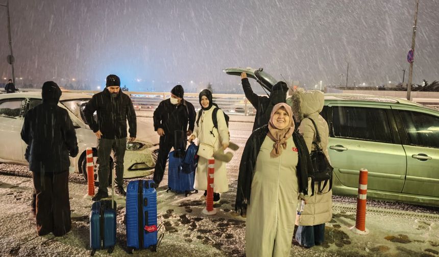 Ankara'da Kutsal Toprak Heyecanı : Dualarla Uğurlandılar