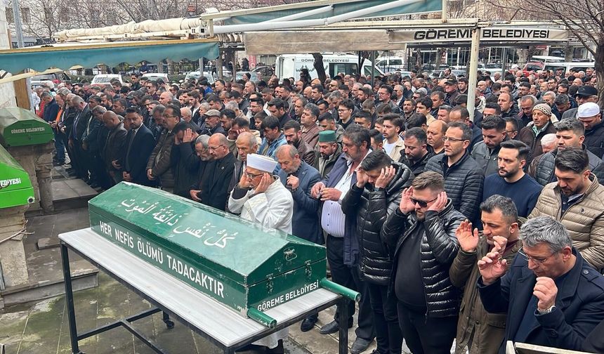 3 Aracın Karıştığı Kazada Ölen Baba ve 2 Oğlu Son Yolculuklarına Uğurlandı