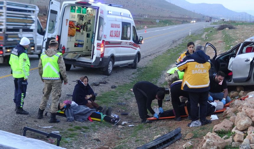Batman’da Otomobil Şarampole Yuvarlandı: 5 Kişi Yaralandı