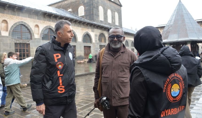 Diyarbakır'da Turizm Polisi, Ziyaretçilere 7 Dilde Hizmet Veriyor