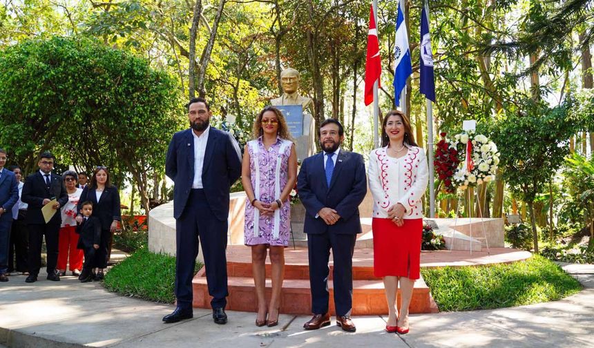 El Salvador’da ‘Türkiye Parkı’ Törenle Açıldı