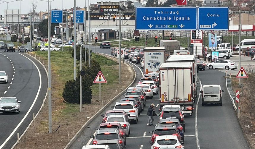 İstanbul Tekirdağ Kara Yolunda Araç Yoğunluğu Yaşanıyor