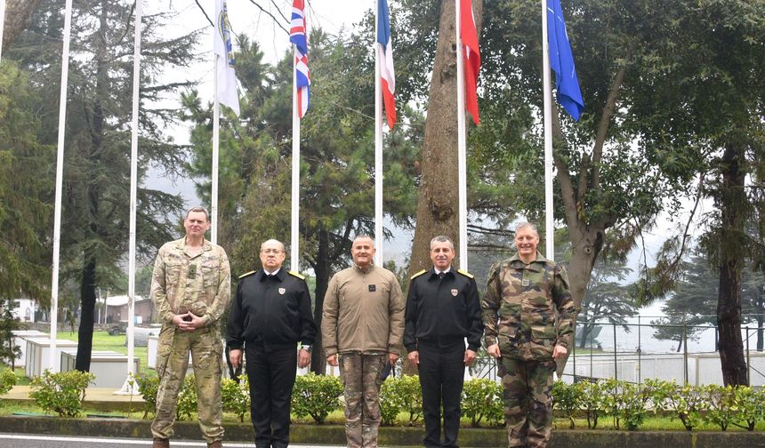 Uluslararası Askeri Heyet Deniz Unsur Komutanlığı'nı Ziyaret Etti