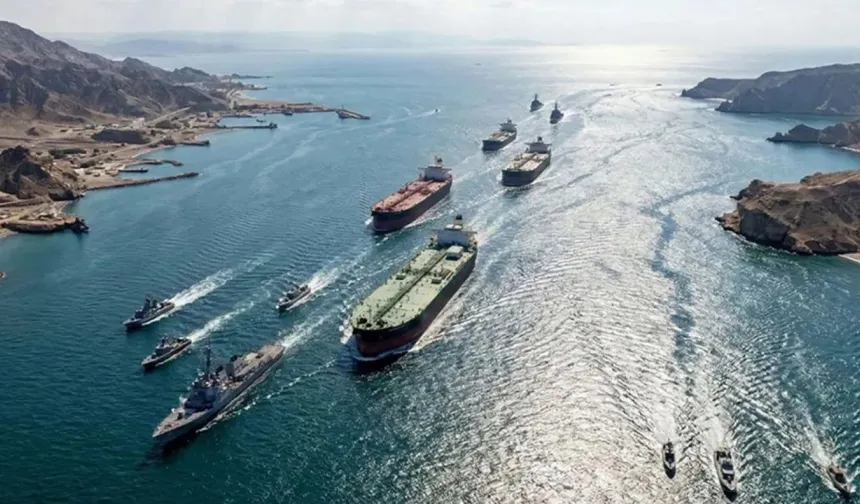 İran, 20 Pakistan Gemisinin Hürmüz Boğazından Geçişine İzin Verdi