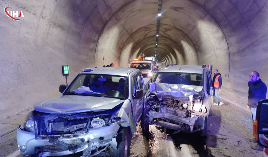 Artvin’de Tünel İçinde Feci Kaza: 7 Yaralı