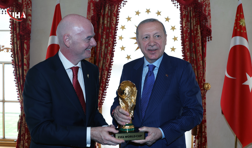 Cumhurbaşkanı Erdoğan, FIFA Başkanı Infantino’yu Dolmabahçe'de Kabul Etti