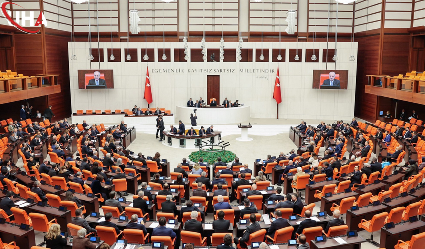 TBMM’de Dev Reform Paketi Kabul Edildi: Doğum İzni Uzadı, Sosyal Medyaya Yaş Sınırı Geldi