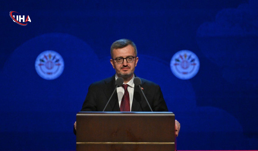 Burhanettin Duran: Burada Yükselen Her Çocuk Sesi, İnsanlığın Umududur