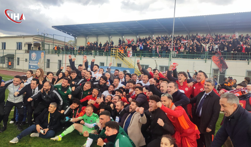 1’inci Lig’e Yükselen Batman Petrolspor Şampiyonluğunu Kutluyor