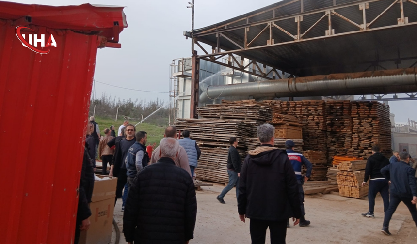 İnegöl'de Mobilya Fabrikasında Korkutan Yangın