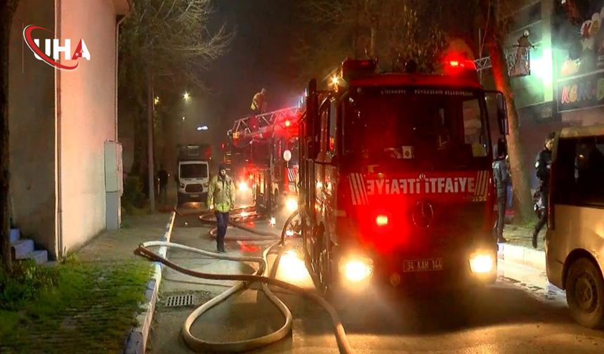 Bağcılar’da Korkutan Yangın: Oyuncak Mağazası Alevlere Teslim Oldu