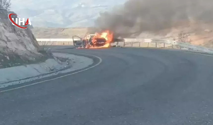 Siirt'te Korkutan Yangın: Seyir Halindeki Otomobil Alev Aldı
