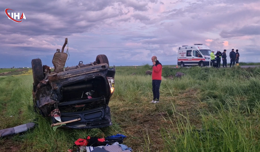 Diyarbakır'da Kontrolden Çıkan Araç Tarlaya Savruldu: 11 Yaralı