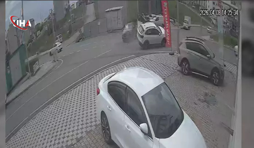 Kavşakta Can Pazarı: İki Cip Çarpıştı, 7 Kişi Yaralandı