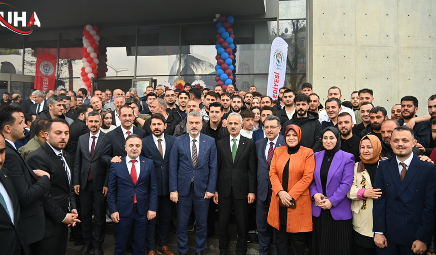 Trabzon’da Açılışta Siyasi Mesajlar Öne Çıktı