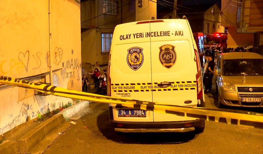 İstanbul Eyüpsultan’da Korkutan Yangın: Bina Alevlere Teslim Oldu
