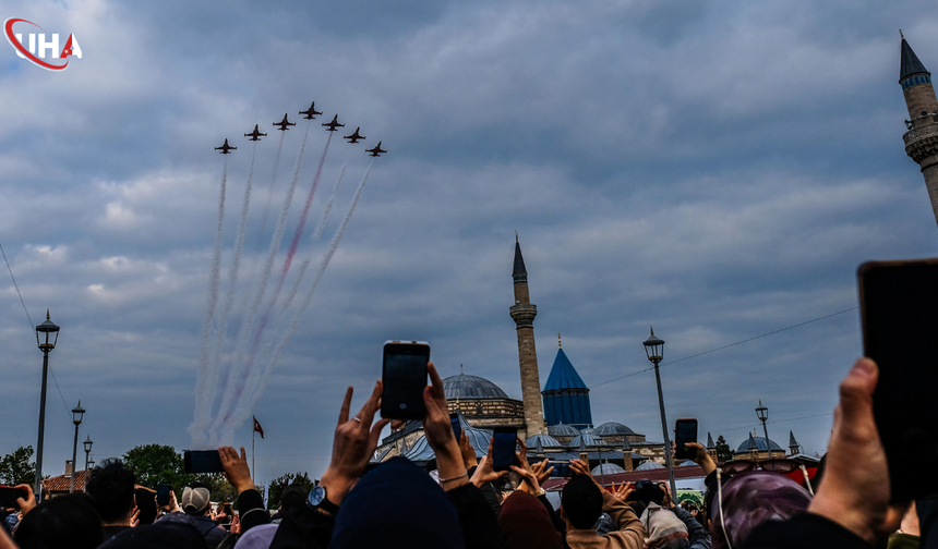 Mevlana’nın Büyük Göçü Gökyüzünde Kutlandı: Türk Yıldızları’ndan Konya Semalarında Görkemli Gösteri
