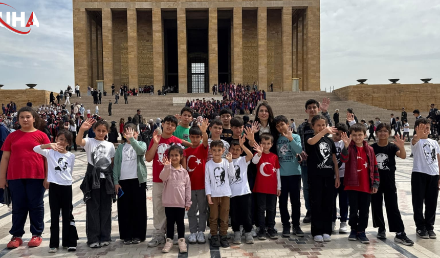 Öğrencilerden Örnek Davranış: Mum Satışıyla Anıtkabir Gezisi