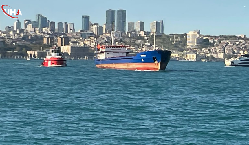 İstanbul Boğazı'nda Makine Arızası Yapan Gemi Kıyı Emniyeti Tarafından Kurtarıldı