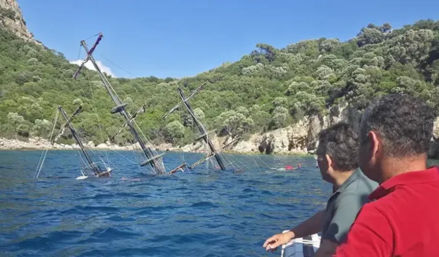 Marmaris'te Tur Teknesi Battı