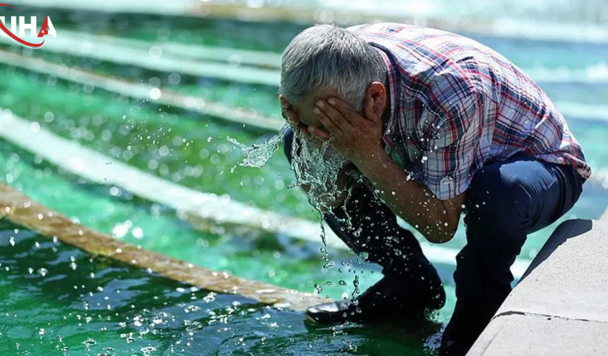 Meteorolojiden Çifte Tehlike Uyarısı: Karadeniz'de Sel, Ege'de Yangın Alarmı