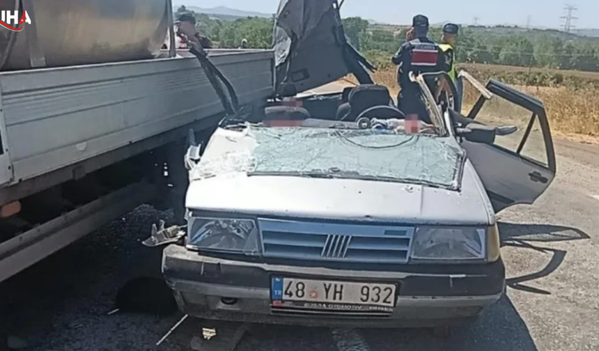 Çanakkale'de Feci Kaza: Aracın Tavanı Koptu, 2'si Ağır 4 Yaralı