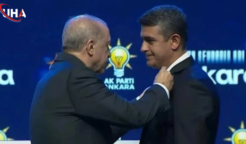 Levent Koç AK Parti'ye Katıldı:Rozetini Cumhurbaşkanı Erdoğan Taktı