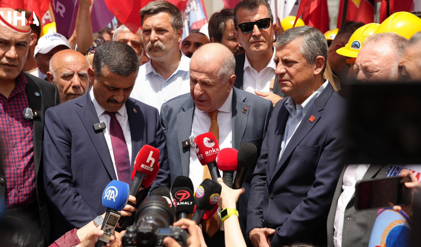 Ümit Özdağ Doruk Madencilik İşçileriyle Omuz Omuza