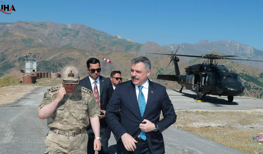 Bakan Çiftçi Hakkari'den Duyurdu: "Terör Bitti, Sınırda Asayiş Dönemi Başladı"