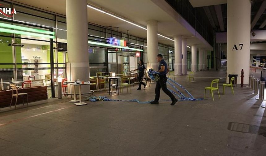 İzmir Havalimanı'nda Bıçaklı Saldırı : 4 Polis Yaralandı