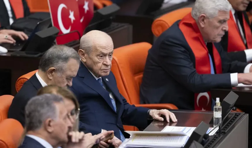 Meclis'te Soğuk Rüzgarlar! Yan Yana Oturdular Ama…