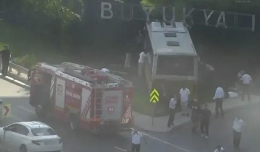 İstanbul'da İETT Otobüsü Kaza Yaptı: 1 Ölü, 17 Yaralı