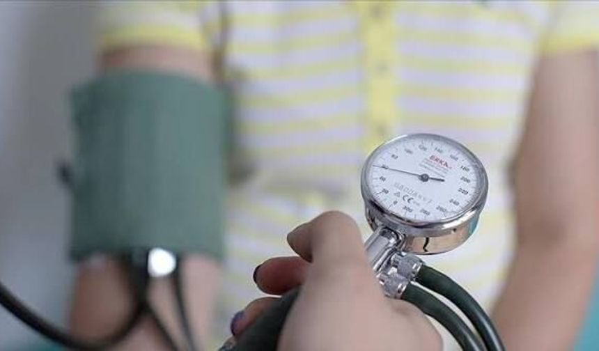 Kalp ve Tansiyon Hastalarına Kritik 'Yaz' Uyarısı: Doktorunuza Danışmadan Sakın Bu Hatayı Yapmayın!