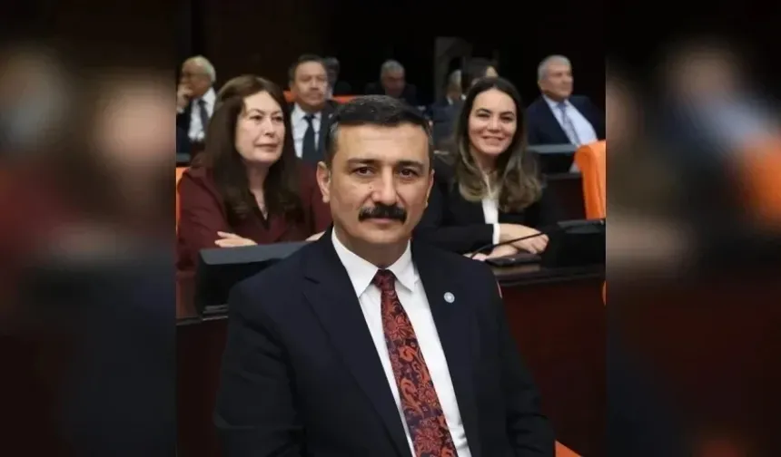 Ankara’daki Eylemde Ortalık Karıştı! İYİ Partili Milletvekili Beyin Kanaması Geçirdi