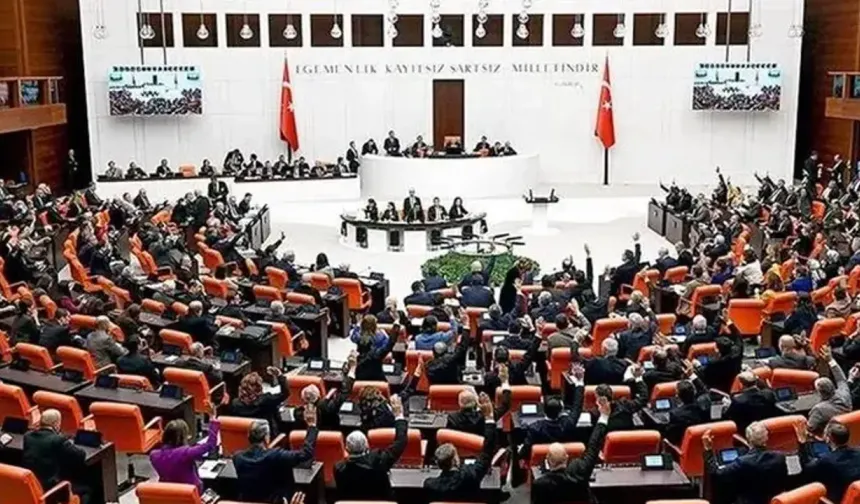 Gözler TBMM’deydi... “Terörsüz Türkiye” Yasası Kabul Edildi