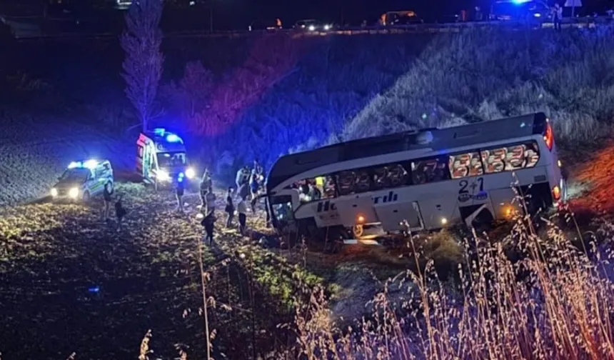 Amasya'da Yolcu Otobüsü Şarampole Uçtu: 24 Yaralı
