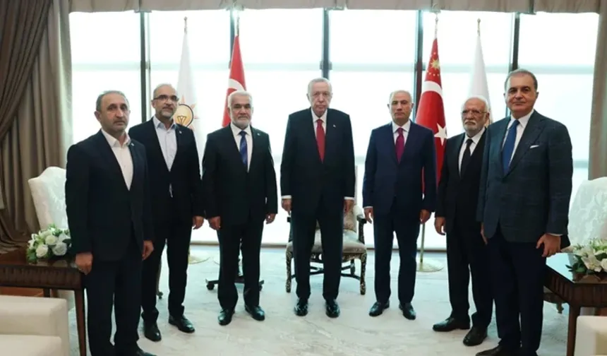 Cumhurbaşkanı Erdoğan, HÜDAPAR Lideri Zekeriya Yapıcıoğlu’nu Kabul Etti