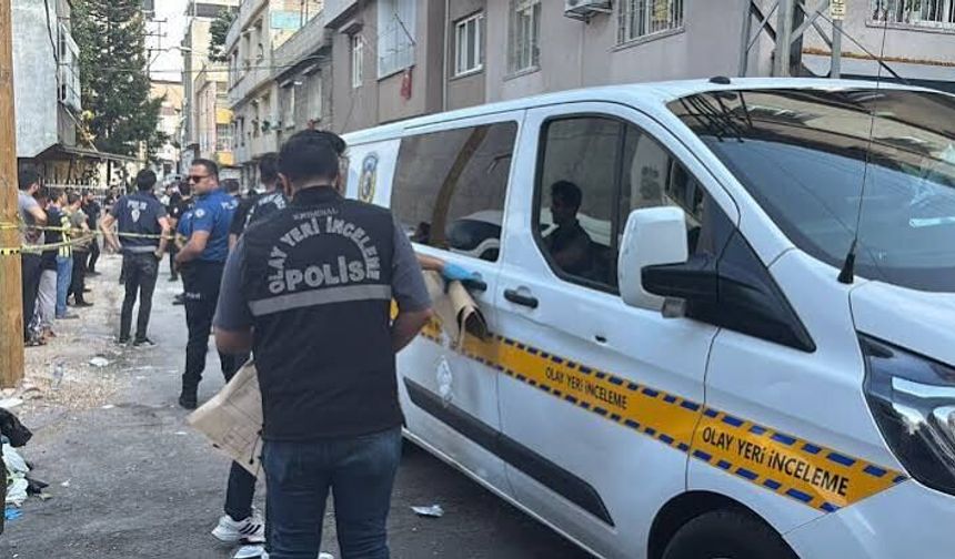 Gaziantep'te Erkek Dehşeti: Eşini Katletti, 3'ü Çocuk 4 Kişiyi Yaraladı