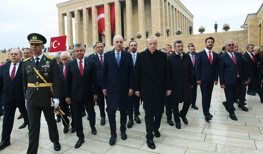 Başkentte Cumhuriyet Bayramı Anıtkabir Ziyaretiyle Başladı