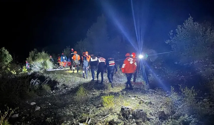 İHH'nın Kanyon Eğitiminde Facia: Eğitmen Hayatını Kaybetti, 13 Kişi Kurtarılmayı Bekliyor