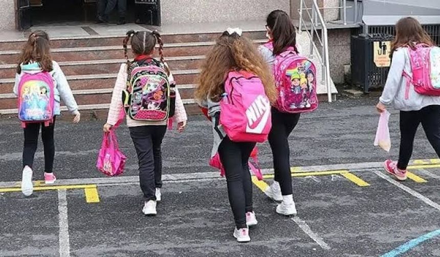 (19 Ekim 2026) Okullar Tatil Mi, Ders Var Mı? İstanbul'da Valilik Açıklaması...