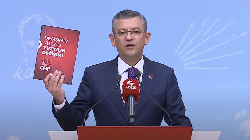 Özgür Özel, CHP Genel Başkanlığı'na aday olduğunu resmen ilan etti